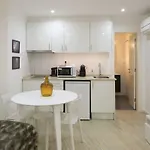 Appartement Center - Subway Nearby *